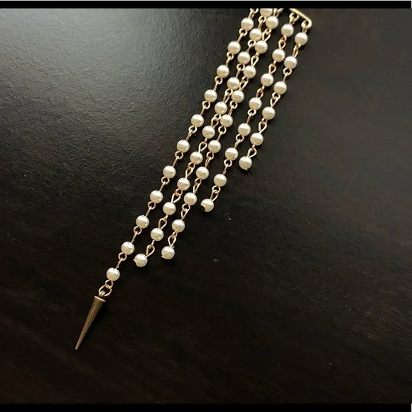 Pearl‎ Ear Cuff Non Pierced Earrings with Spike - Picture 4 of 4